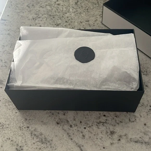 Chanel empty box 9x9x3 and dust bag - Picture 3 of 6